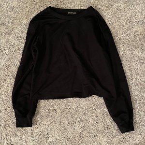 Cropped black sweatshirt/tee